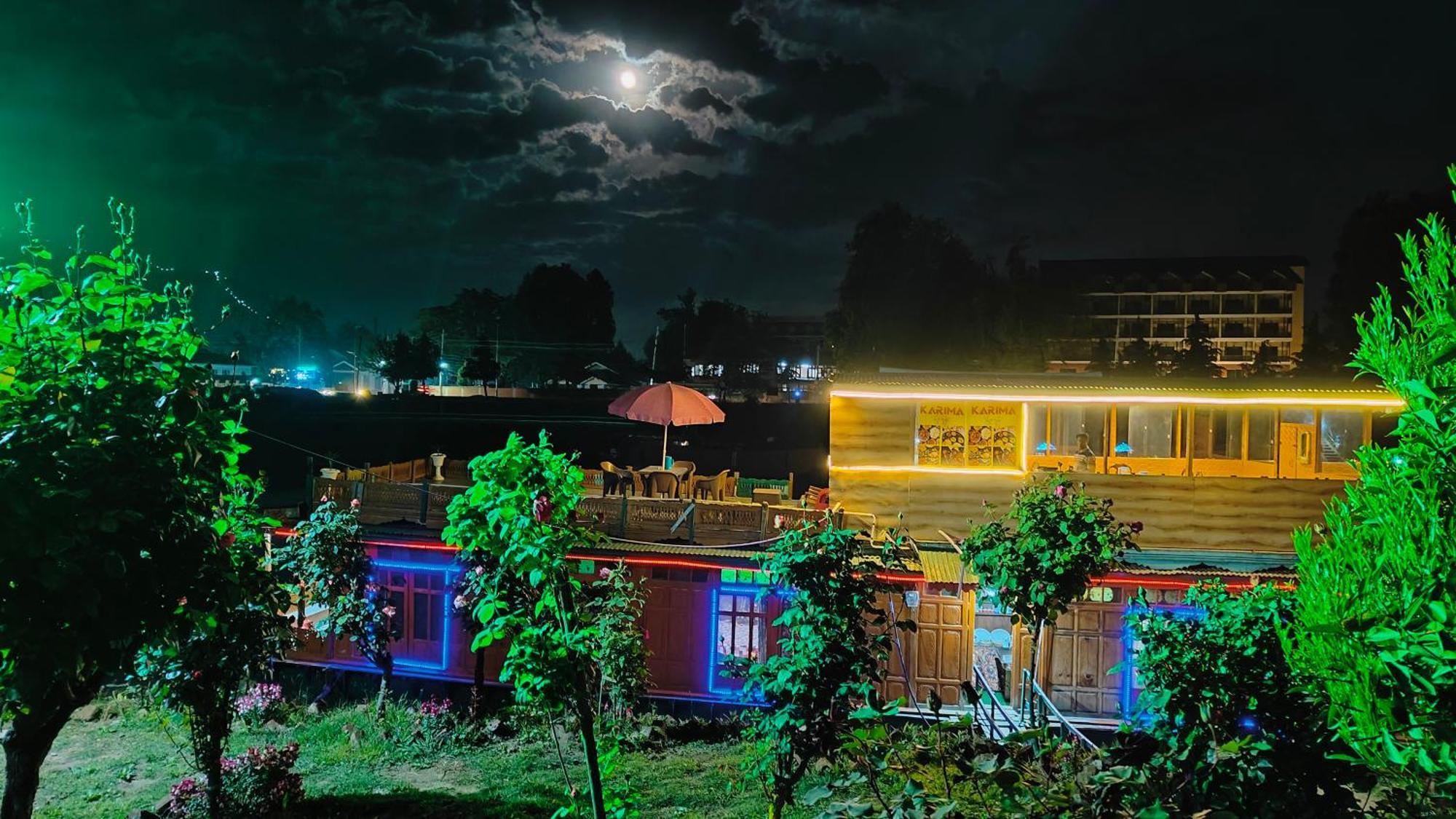 Houseboat Karima Palace Srinagar  Exterior photo