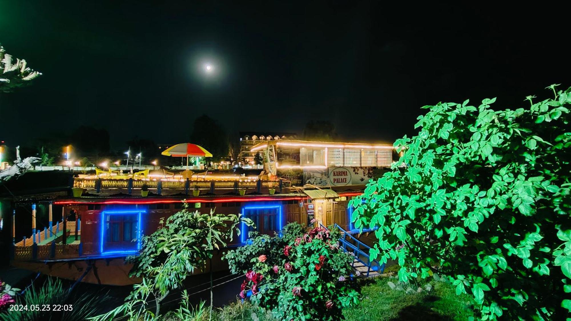 Houseboat Karima Palace Srinagar  Exterior photo